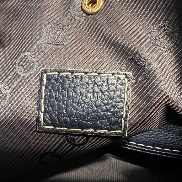 - Louis Vuitton Navy Trunks and bag  Tote Bag - Picture 7 of 13